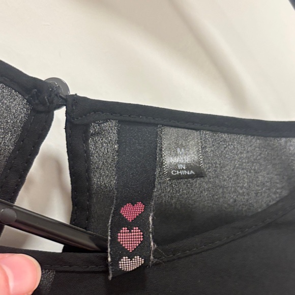 Black Long-Sleeve Pleated Cuff Women's Top - Picture 3 of 5